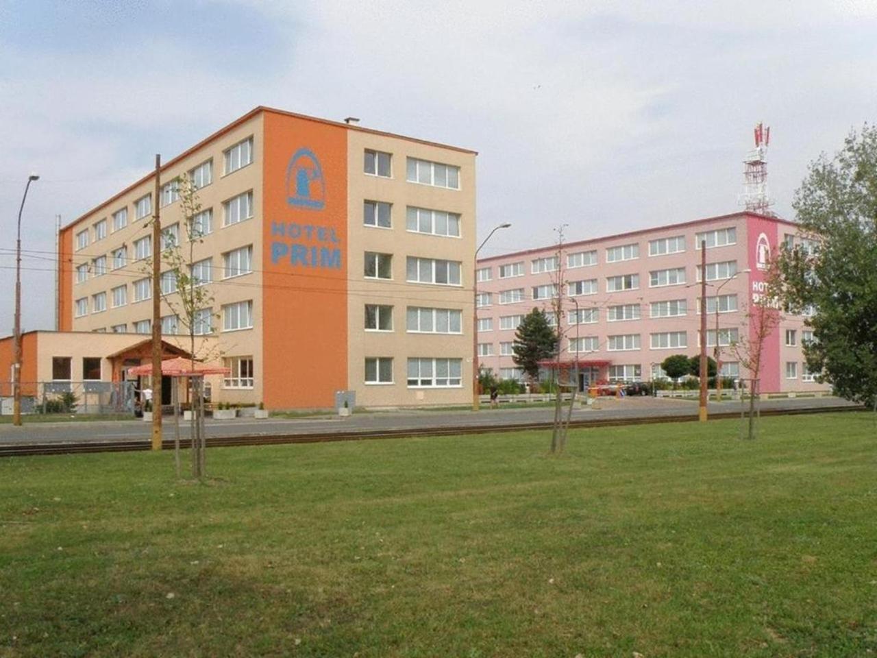 Hotel Prim Bratislava Buitenkant foto